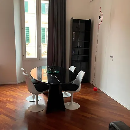 Whouse Indipendenza Bologne