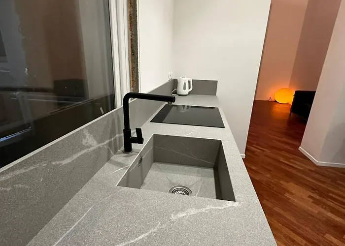 Whouse Indipendenza * بولونيا